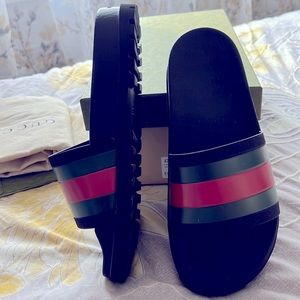 NEW MENS GUCCI SLIDES